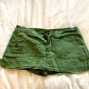 Abercrombie mini skort low waist green size 0